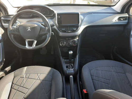 Imagen 4 de 9 de Peugeot 208 1.6 Allure Nav Tiptronic 2016