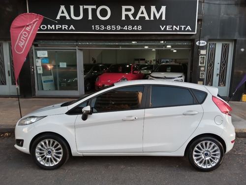 Ford Fiesta 1.6l Se Año 2015 Blanco Permuto Financio