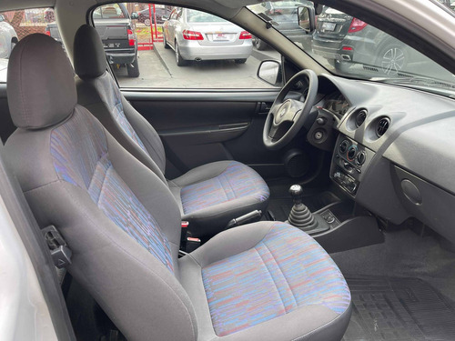 Imagem 14 de 15 de Chevrolet Celta 1.0 Mpfi Life 8v Flex 2p Manual