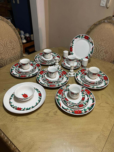 Vajilla De Porcelana Navideña (Usado)