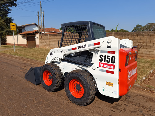 Mini-carregadeira Bobcat S150