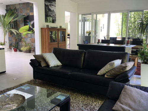 Residencia Exclusiva En Renta En Villas Regency Jurica