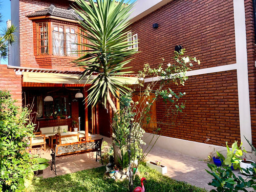 Casa  En Venta Ubicado En Quilmes, G.b.a. Zona Sur, Argentina