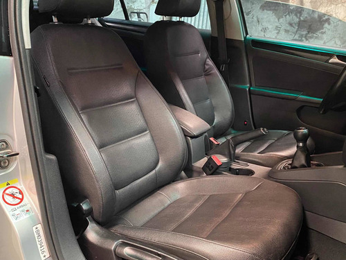 Imagen 8 de 11 de Volkswagen Vento 2011 2.5 Luxury 170cv