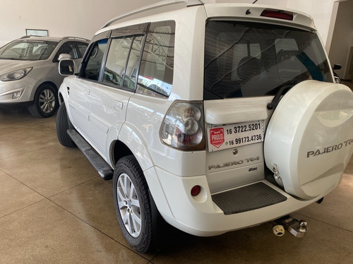 Imagem 3 de 6 de Mitsubishi Pajero Tr4 2.0 4x2 16v 140cv 2012