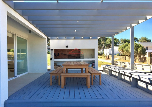 Casa A Estrena En Jose Ignacio- Ref: 4718