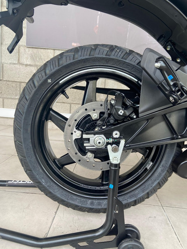Husqvarna Svartpilen 250-fin@nci@la Cuota Fija-bluetooth-gps