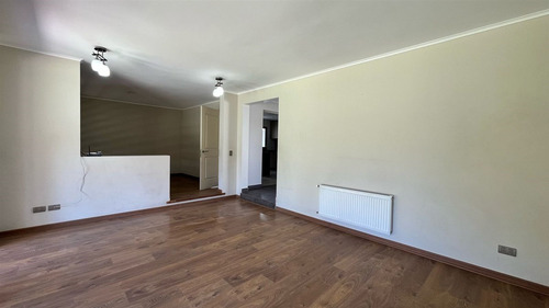 Casa En Venta 4d, Chicureo, Colegio Pedregal Y San Anselmo.