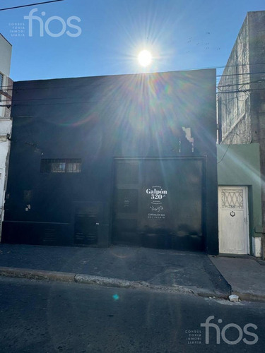 Venta Galpon Con Casa Interna De Pasillo De Un Dormitorio Y Terraza En Refineria