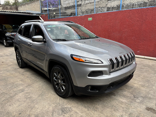 Jeep Cherokee Latitude 4x2 Queroseno Cherokee Latitude 4x 2
