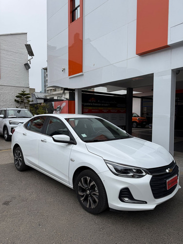 Chevrolet Onix 1.0T Premier Sedan At