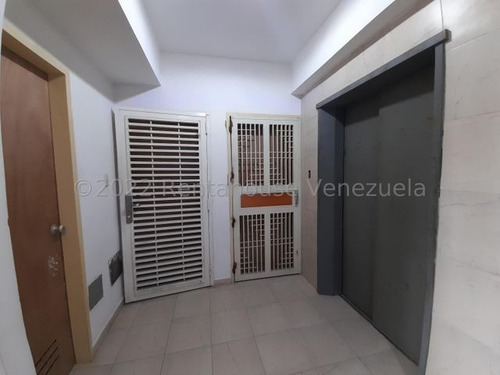 Imagen 18 de 20 de Apartamento En Venta Zona Centro De Maracay, 23-13616 Hc