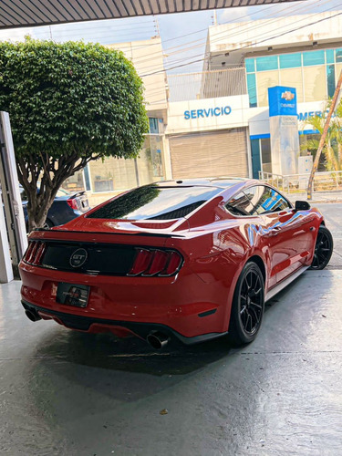 Imagen 3 de 7 de Ford Mustang 50 Aniversario 2015