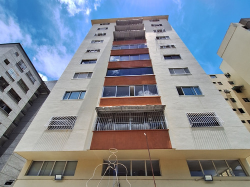 Vendo Bello Apto Urb. Marques Sur. Remodelado Con Vista Al Ávila Puesto Fijo