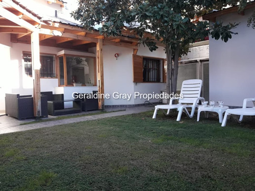 Casa En Venta De 3 Dormitorios En Barrio Manzanar I, Cipolletti