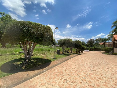 Terreno Residencial En Venta En Fraccionamiento La Herradura