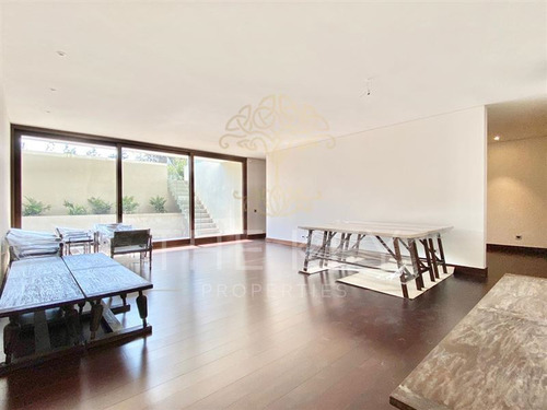 Casa De 4d Con Jardin, Piscina, Quincho Y 4 Est.las Condes