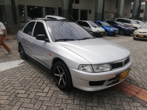 Mitsubishi Lancer 1999 1.3 Gl 5 P