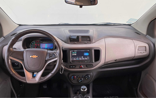 Imagen 11 de 13 de Chevrolet Spin 2015 1.8 Ltz 5as 105cv