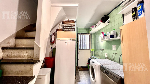 Casa - Martinez En Venta - 5 Ambientes - Gran Jardin, Lote De 48 Fondo.