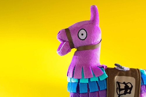 Imagem 2 de 2 de Fortnite - Pelúcia Lhama - 20 Cm - Licenciado E Original