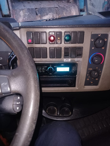 Imagem 7 de 13 de Volvo Vm 17220