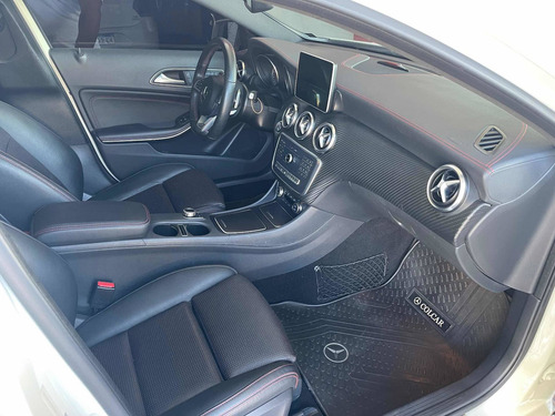 Imagen 8 de 10 de Mercedes-benz Clase A 2016 2.0 A 250 At Sport B.efficiency