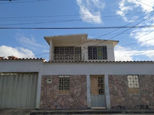 Imagen 24 de 30 de Bella Casa De 2 Niveles En Venta En Barquisimeto. Zona Centro-oeste, Selena Pacheco Tlf. 04245197639. Cód. 22-6232 Lara, Venezuela