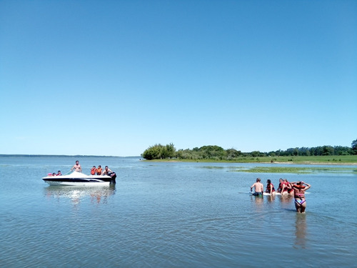 Alquiler Frente Al Lago Rio Uruguay
