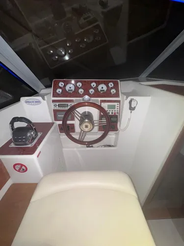 Custon 35 Motor Volvo Penta 200 Hp Td