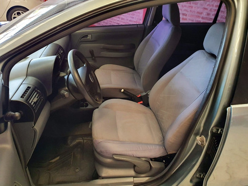 Volkswagen Suran 1.6 Comfortline 101cv 11a 2010