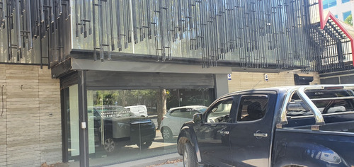 Gran Local Y Oficinas. Providencia