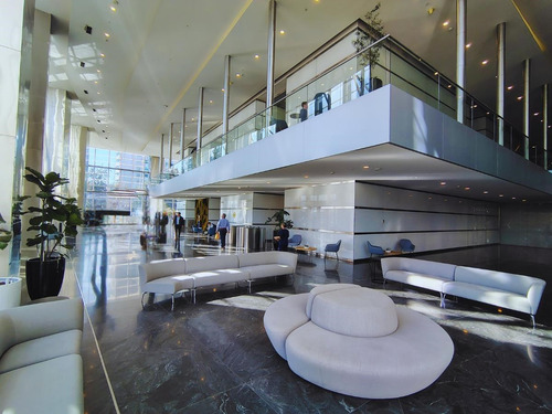 Arriendo De Oficinas Gran Torre Costanera. Desde 1.000 M2