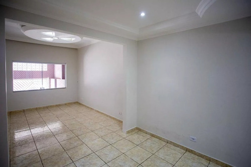 Sobrado 190 M² 3 Dormitórios - 1 Suíte - 2 Vagas De Garagem - Centro De Diadema