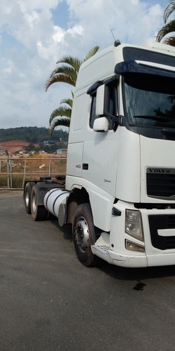 Imagem 2 de 6 de Volvo Fh 440 Globetrotter