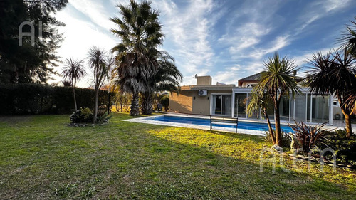 Casa De 4 Ambientes En Alquiler Anual En Canning | Barrio Malibu