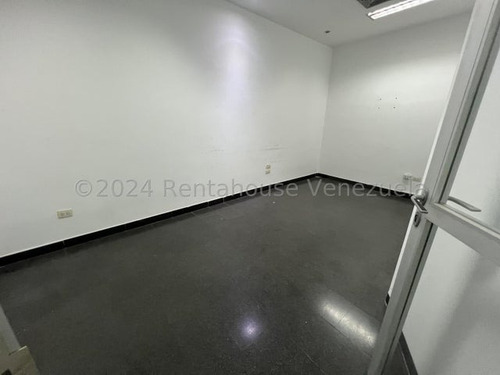 Local Comercial En Venta Los Palos Grandes Mls #25-2604 Kn