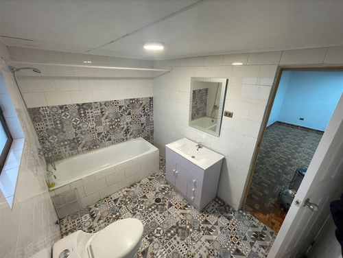 Casa En Venta De 3 Dorm. En Isla De Maipo