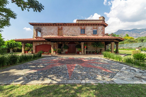 Casa En Venta En Valle De Atongo, Santo Domingo Tepoztlán