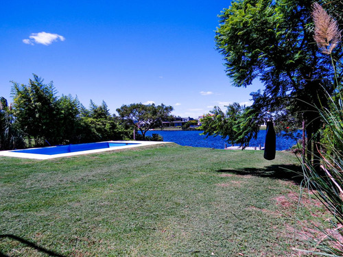 Casa En Venta En El Barrio San Francisco, Villa Nueva, Tigre