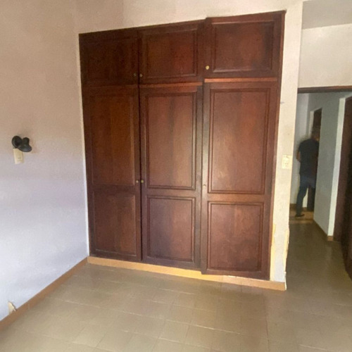 Casa En Venta 3 Dormitorios Barrio Los Troncos