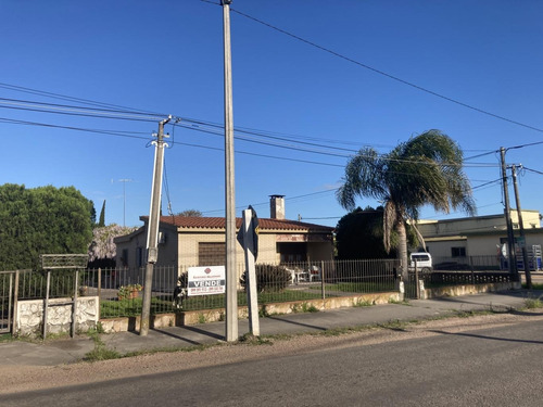 Imagen 2 de 12 de Hermosa Casa Muy Bien Ubicada En Tala