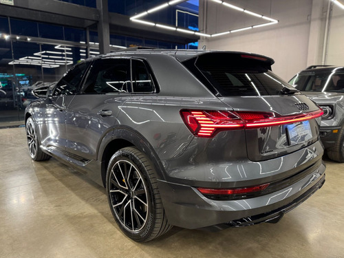 Audi E-tron Performace Aut. (Elétrico)