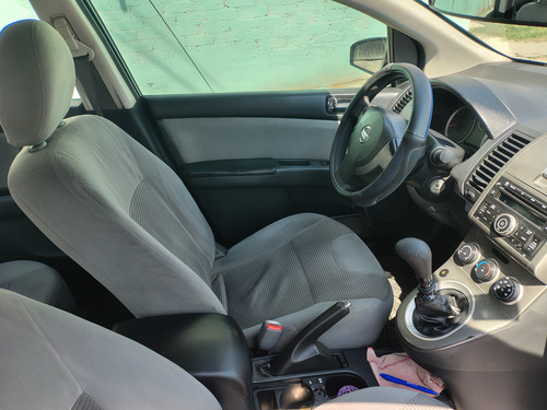 Nissan Sentra 2.0 Emotion 6vel Ee Mt