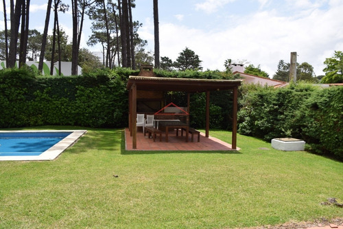 Casa En Roosevelt, 3 Dormitorios *- Ref: 3277