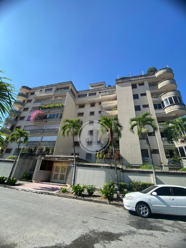 Apartamento Amplio En Venta En Zona Prestigiosa De Maracay 020jsc 