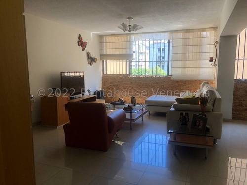 Se Vende Apartamento En Prebo Valencia, Con Excelente Distribucion ,comodo, Vista Panoramica, Cerca De Centro Comerciales Muy Buena Ubicación, Dapo