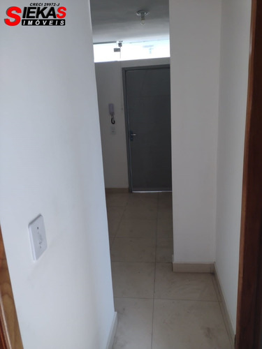 Imagem 3 de 7 de Excelente Apartamento Com 01 Dormitório- S/ Vaga De Garagem