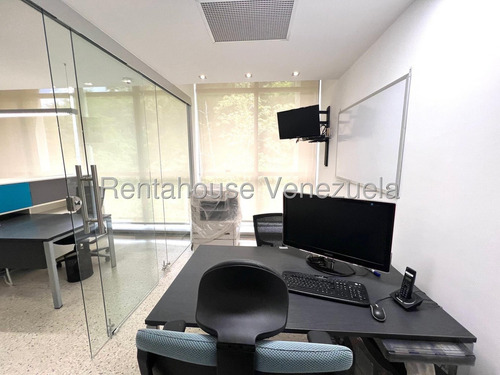 Moderna Oficina Equipada En Alquiler, Urb. Santa Paula