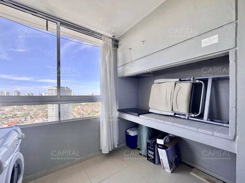 Apartamento De Dos Dormitorios Con Parillero En Alquiler Anual, Playa Mansa.